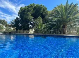 Luxury & Privacy - Entire Floor - Pool, Parking, AC - Plage des Sports, Palais Des Festivals 5'