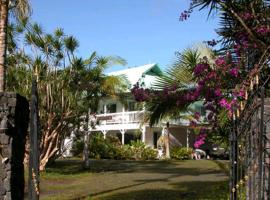 Lava Tree Tropic Inn, viešbutis mieste Pahoa, netoliese – Lava Tree State Monument