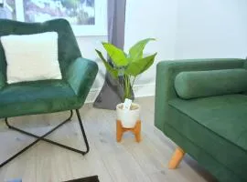 Tranquil Stays at 3 bedroom House in Dagenham