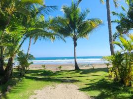 Sunny 2-bed condo - fast WIFI, hotell i Puntarenas