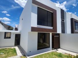 Casa en la Mitad del Mundo 3 habitaciones, a 5 minutos de Unasur, agua caliente, hotel v destinaci Quito
