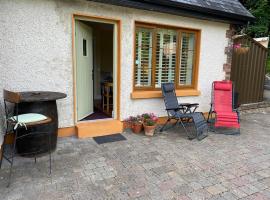 Dromane Lodge self-catering apartment eircode V94HR5C, chalet de monta&ntilde;a en Limerick