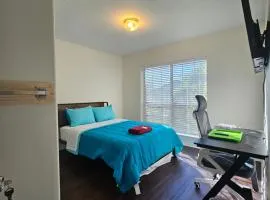 Tranquil Cozy Guest House with Kitchen Beautiful