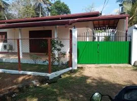 Hikkaduwa Dami Holiday Home