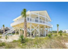 Nirvana Beach House with Sauna & Hottub, hotel di Sun N Sand Beaches