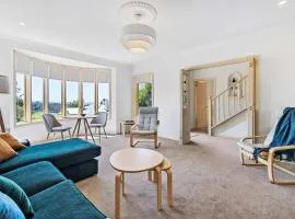 Lizzy's Hideaway, Close to City