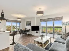 Blue Horizon - Spectacular Coastal Views