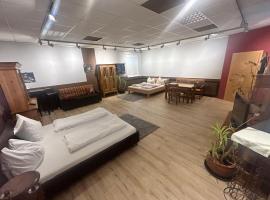 Nous Cafe & Restaurant, guest house in Krumnussbaum an der Donauuferbahn