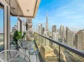 Stunning 2BR with Burj View & Infinity Pool