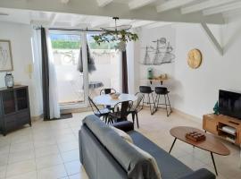 Côté Baie avec parking wifi draps et serviettes, отель в Андае