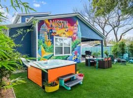 Stylish 4BR with Infrared Sauna, Hot Tub, Cornhole and Cowboy Pool