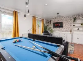 Coop Arena & Etihad - Free Parking - Pool Table