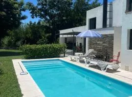 Amplia casa Villa Allende Golf