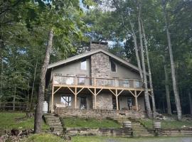 Viesnīca Beech Mountain Walk to Slopes Sleeps 9 Pet Friendly pilsētā Bīčmauntina