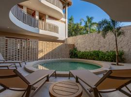 Casa Los Dichos，Brisas de Zicatela的有熱水按摩池的飯店