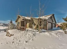 Private Hot Tub, Minutes to Ski, Cozy Getaway, Beautiful Condo- Large 3BR, Private Garage!