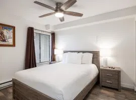 Condo walk to Park City- Great views, Professional Interior