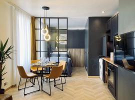Luxe studio 10min metro from the Center of Paris、サン・マンデのホテル
