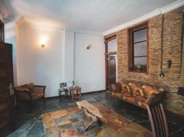 The Cave Suite, hotel a Tutu