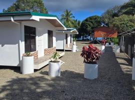 Casa Trogon 2BDRM AC 50M to the Beach, hotel v destinaci Puerto Jiménez