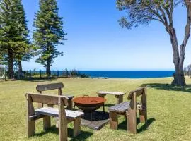 The Castle - Pet Friendly - Absolute Beachfront
