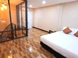 NEW! KG home 3 Bedrooms/ Free Wi-Fi