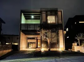 Casa Villa 連歌屋 Wooden detached house in Dazaifu