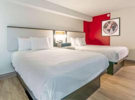 Ramada by Wyndham Kingston, Hotel in Kingston