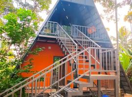 Goldenpeak Estate-Homestay-3Bed-A frame Holiday Home, hotel v destinaci Wayanad