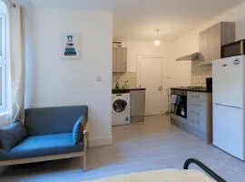 Pass the Keys Studio flat in Heart of Southend
