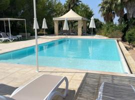 WHITE POOL 2P Matino - Gallipoli, hotel a Matino