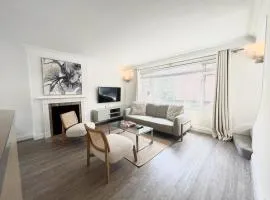 Split Level 2 Bed Apartment- Mayfair