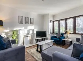 Prime Beeston 3-Bed House with Driveway & Wi-Fi