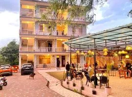 TLO - The Life Outdoor, Bir Billing