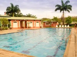 Departamento entero de 3 dormitorios en urbanización privada con garaje y seguridad 24h