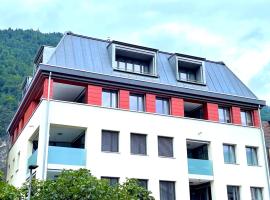 SwissHut Modern 10min Interlaken West Station - Apart. Blume 1, Hotel in Interlaken