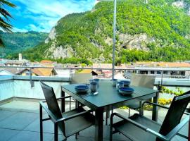 Penthouse Alps Scenic Views and Concierge by SwissHut، فيلا في إنترلاكن