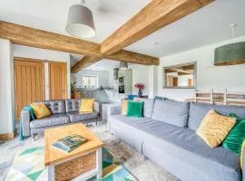 Stunning Cottage in New Forest with Log Burner