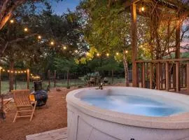 Falling Star, Hot tub and Pet Friendly!