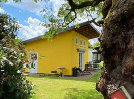 Tiny house with gallery and garden for 3 people, tiny house in Vellmar