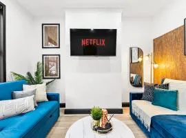 Designer 4 Bed House in Leeds - Sleeps 13