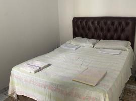 Casa em vila familiar, hotel u gradu Natal