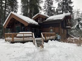 Sandpoint mountain retreat-Guest suite in large house – hotel w mieście Sandpoint