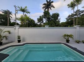 Riverside Poolside Apartment, bed and breakfast v destinaci San Juan