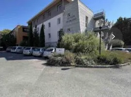 Le clos d'Aix studio 304 parking et piscine gratuite