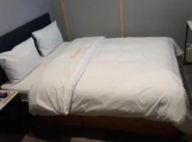 Mong Motel