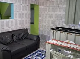 Kitnet 500m da praia