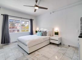 Best location by the Beach ! Free WiFi - TV - All amenities 103, Hotel in Miami Beach