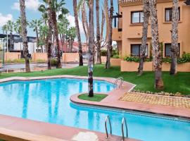 Beautiful Apartment In Los Alcazares, hotel i Los Alcázares