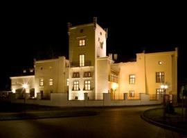 Zamek Trnova, hotel v destinaci Jíloviště